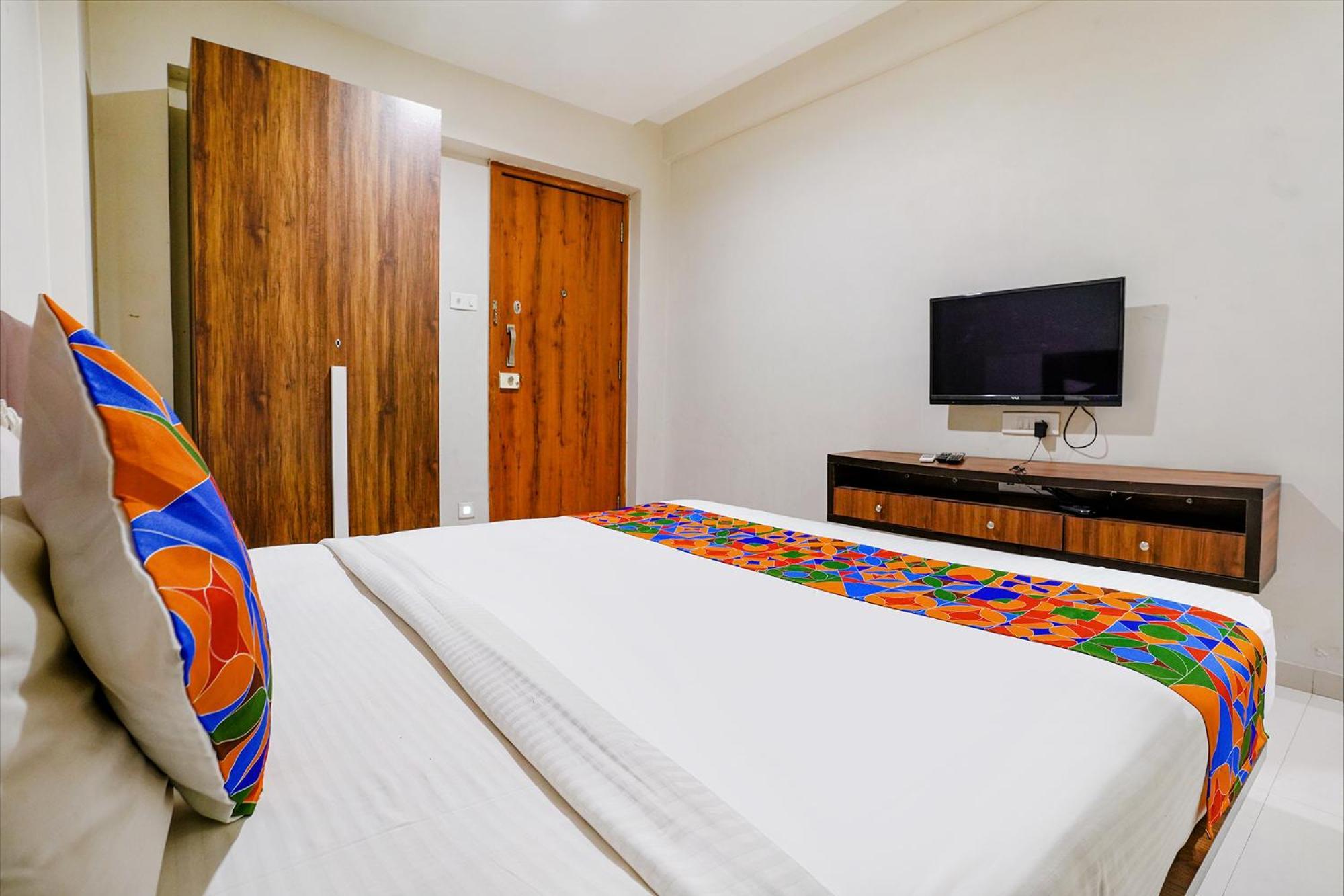 Fabhotel La Victoria - Galaxy Circle Bhatha Exteriér fotografie